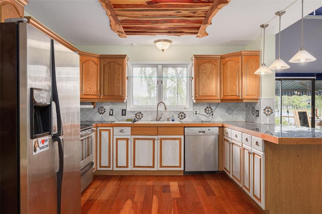 Active With Contract: $699,000 (3 beds, 3 baths, 1761 Square Feet)