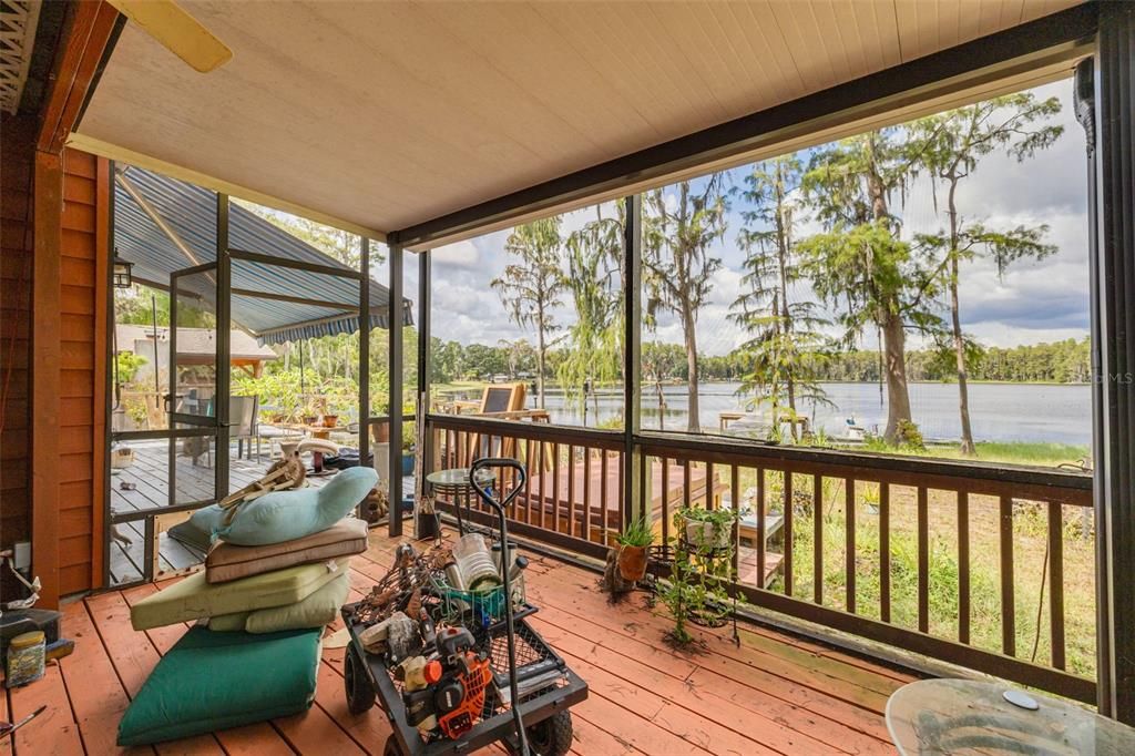 Active With Contract: $699,000 (3 beds, 3 baths, 1761 Square Feet)