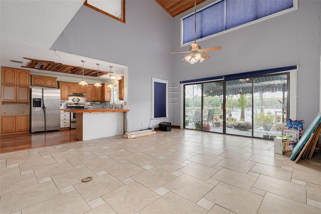 Active With Contract: $699,000 (3 beds, 3 baths, 1761 Square Feet)