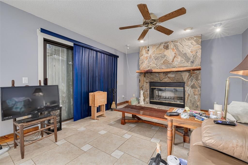 Active With Contract: $699,000 (3 beds, 3 baths, 1761 Square Feet)