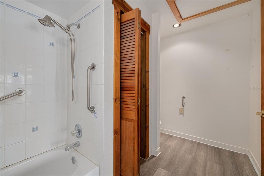 Active With Contract: $699,000 (3 beds, 3 baths, 1761 Square Feet)