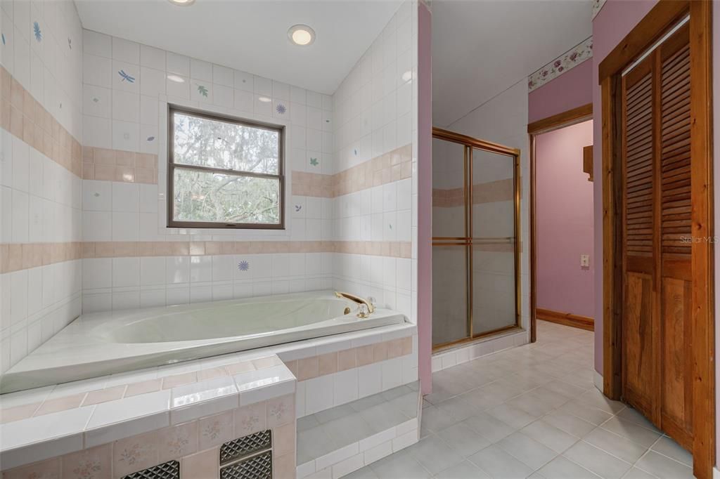 Active With Contract: $699,000 (3 beds, 3 baths, 1761 Square Feet)