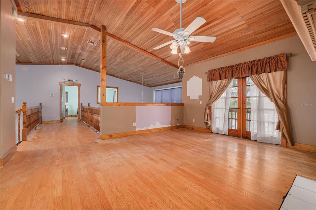 Active With Contract: $699,000 (3 beds, 3 baths, 1761 Square Feet)