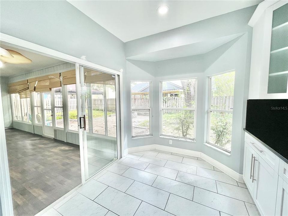 En Venta: $364,900 (3 camas, 2 baños, 1920 Pies cuadrados)