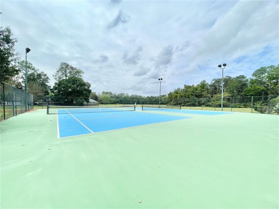 En Venta: $364,900 (3 camas, 2 baños, 1920 Pies cuadrados)