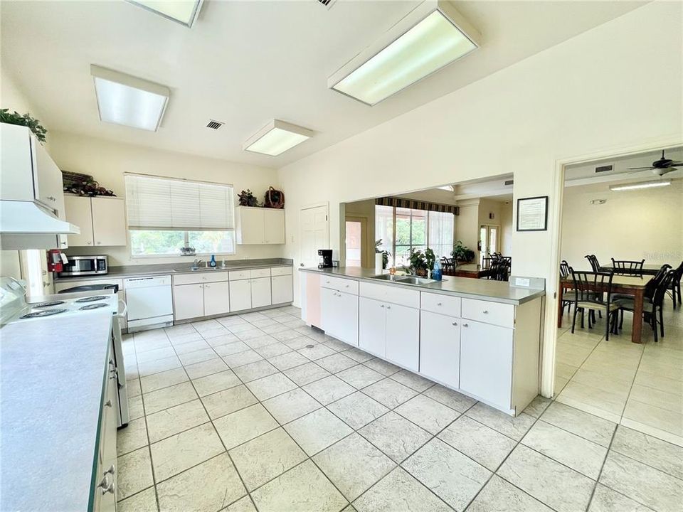 En Venta: $364,900 (3 camas, 2 baños, 1920 Pies cuadrados)