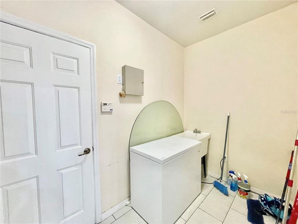 En Venta: $364,900 (3 camas, 2 baños, 1920 Pies cuadrados)