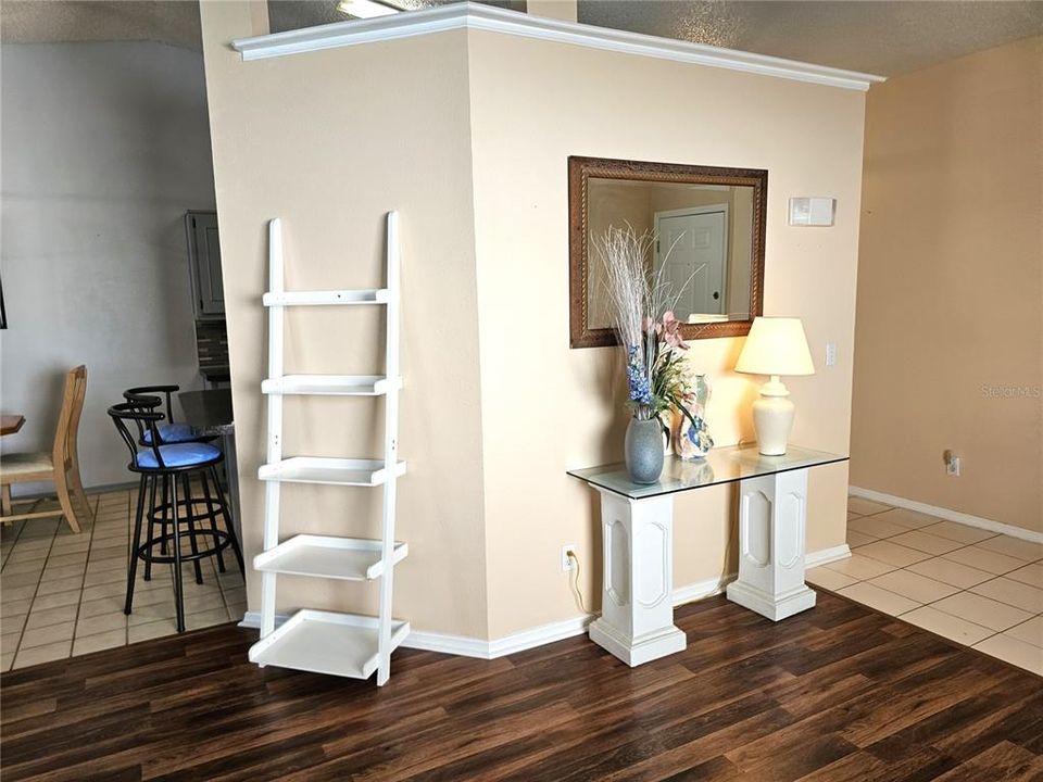 Под контрактом: $367,110 (3 спален, 2 ванн, 1657 Квадратных фут)