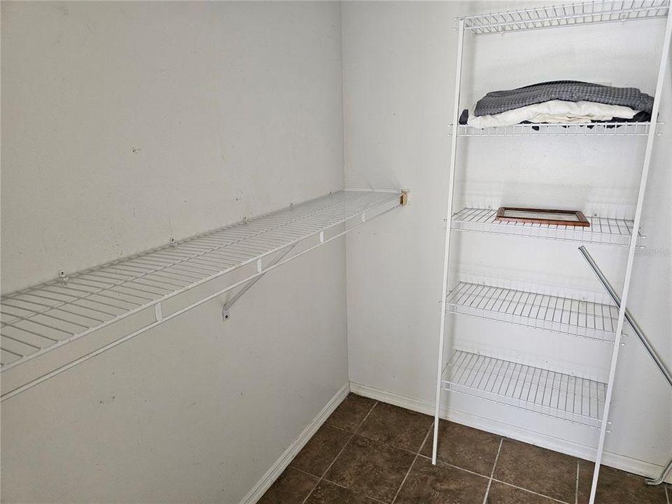 Под контрактом: $367,110 (3 спален, 2 ванн, 1657 Квадратных фут)