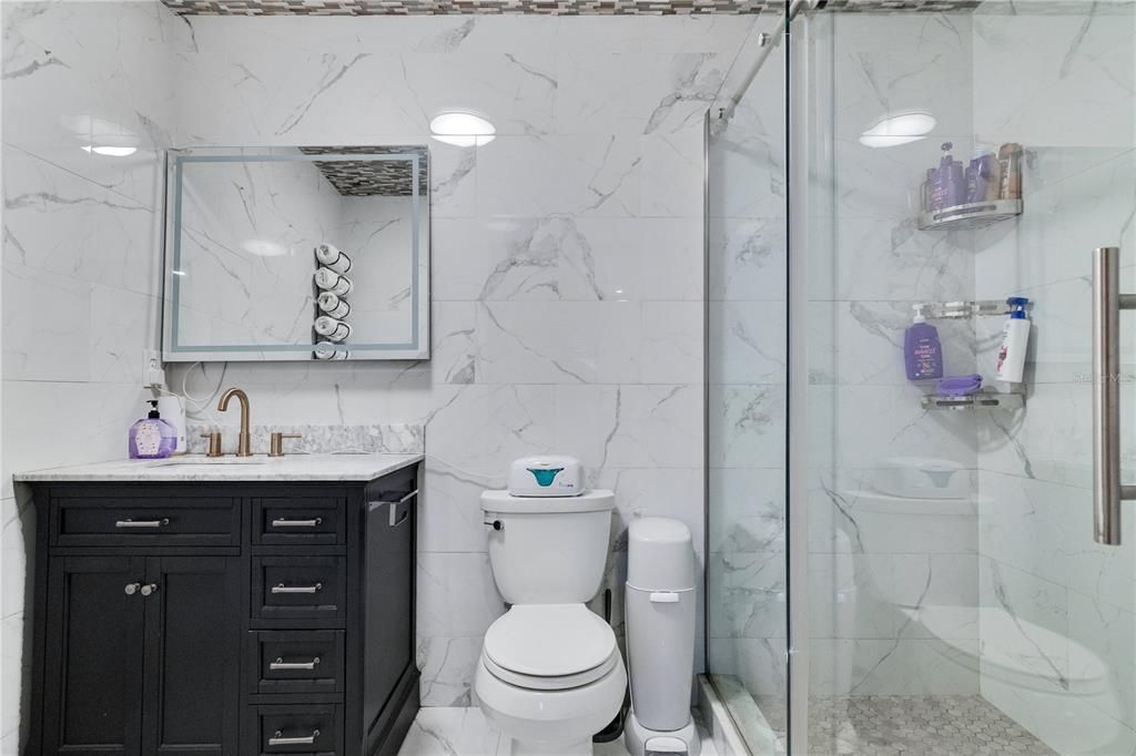 待售: $999,000 (4 贝兹, 4 浴室, 1724 平方英尺)