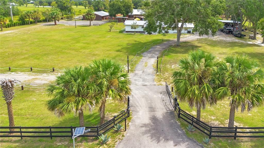 待售: $999,000 (4 贝兹, 4 浴室, 1724 平方英尺)