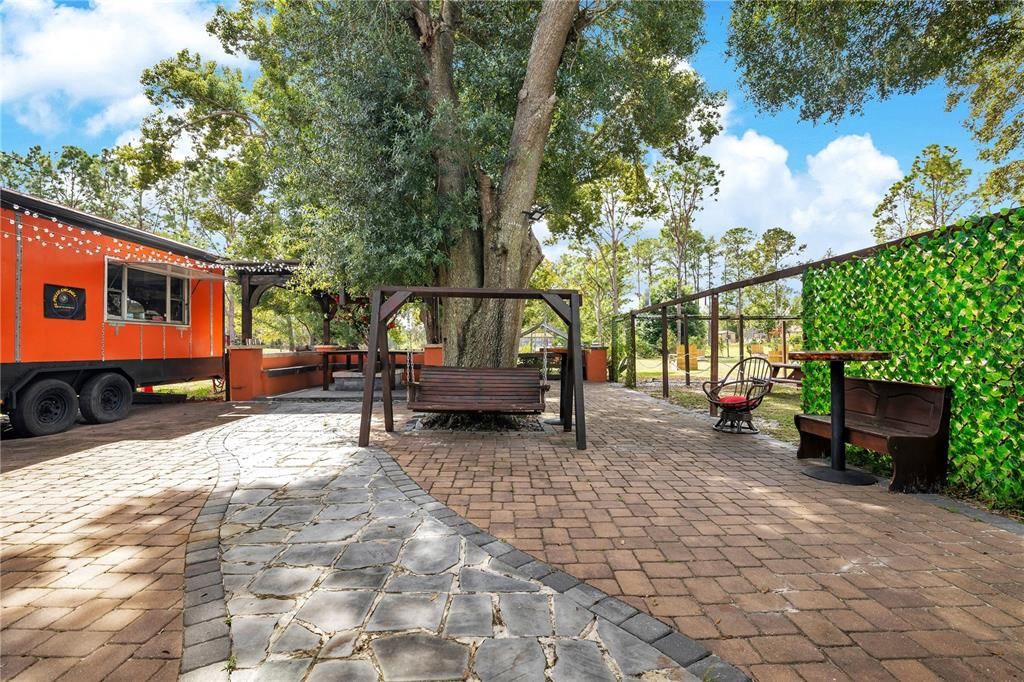 待售: $999,000 (4 贝兹, 4 浴室, 1724 平方英尺)