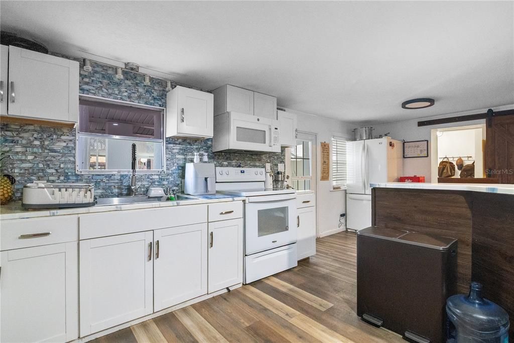 待售: $999,000 (4 贝兹, 4 浴室, 1724 平方英尺)