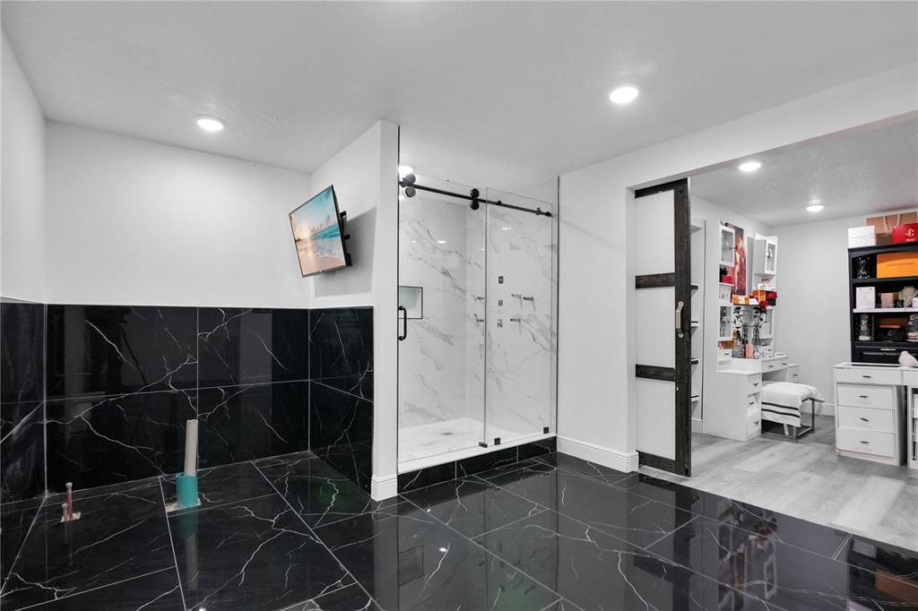 待售: $999,000 (4 贝兹, 4 浴室, 1724 平方英尺)