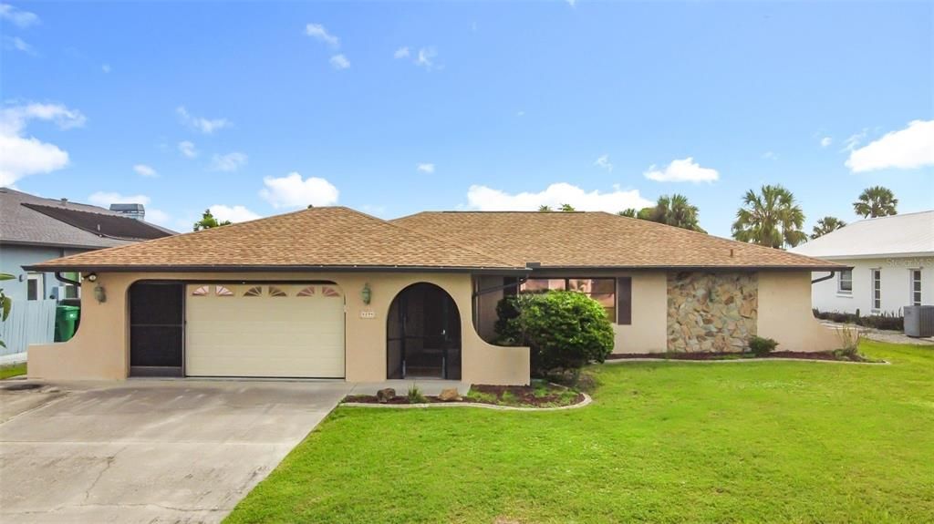 Под контрактом: $314,900 (3 спален, 2 ванн, 1588 Квадратных фут)