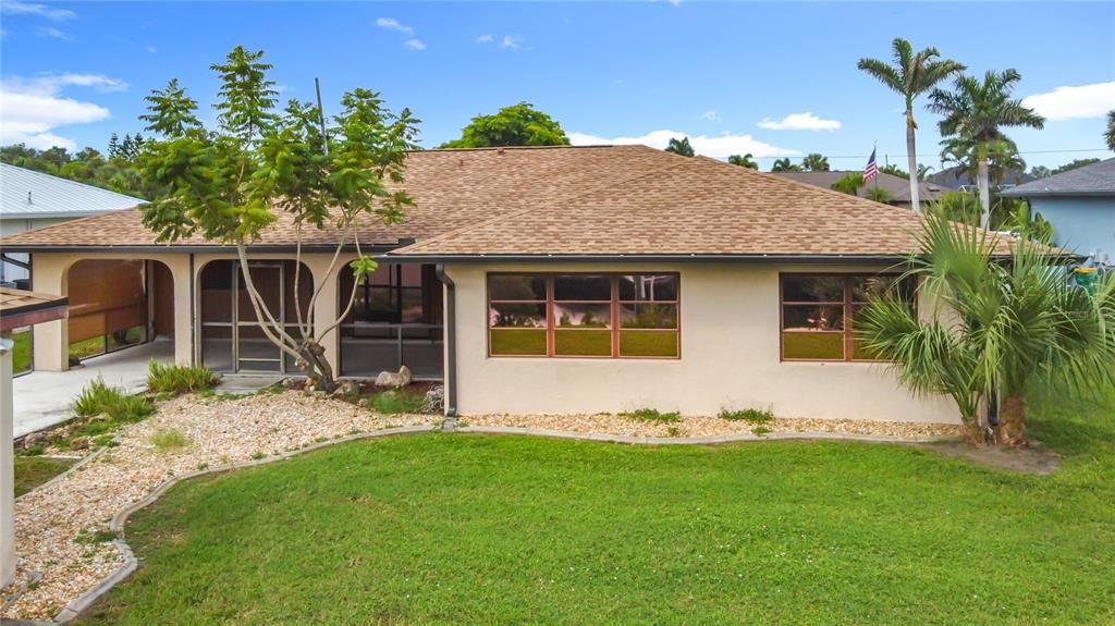 Под контрактом: $314,900 (3 спален, 2 ванн, 1588 Квадратных фут)