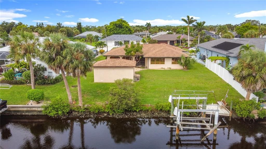 Под контрактом: $314,900 (3 спален, 2 ванн, 1588 Квадратных фут)