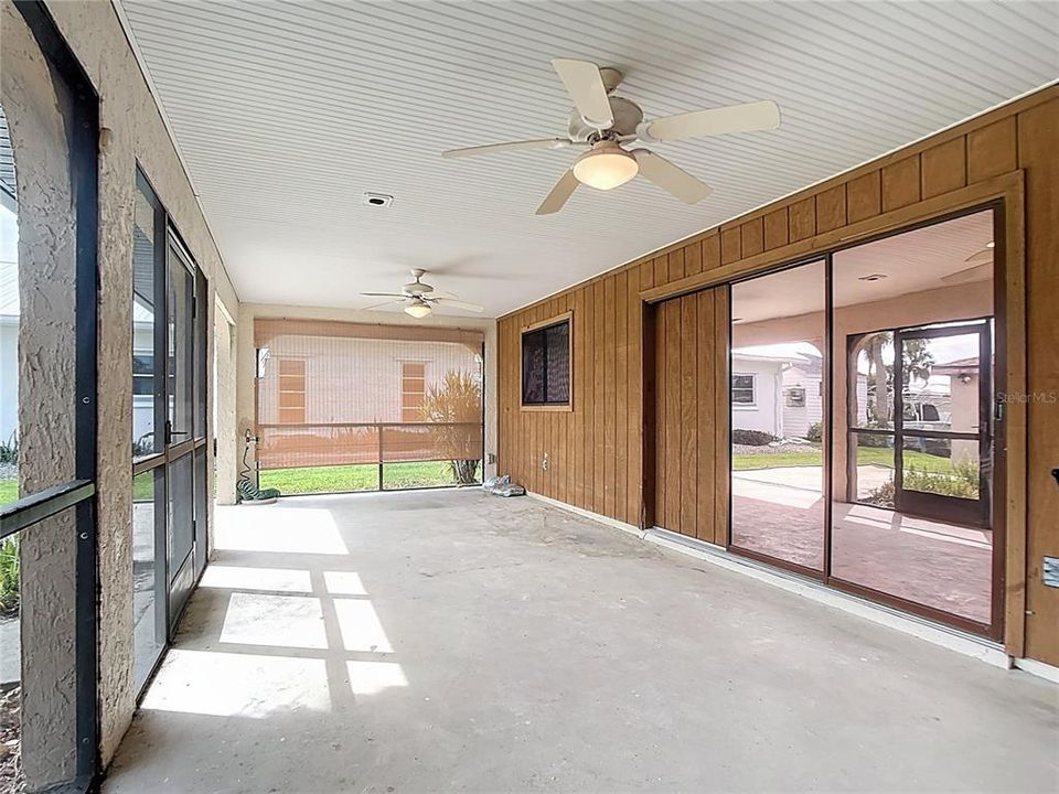 Под контрактом: $314,900 (3 спален, 2 ванн, 1588 Квадратных фут)