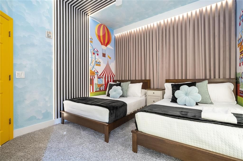 Под контрактом: $275,000 (3 спален, 2 ванн, 1227 Квадратных фут)