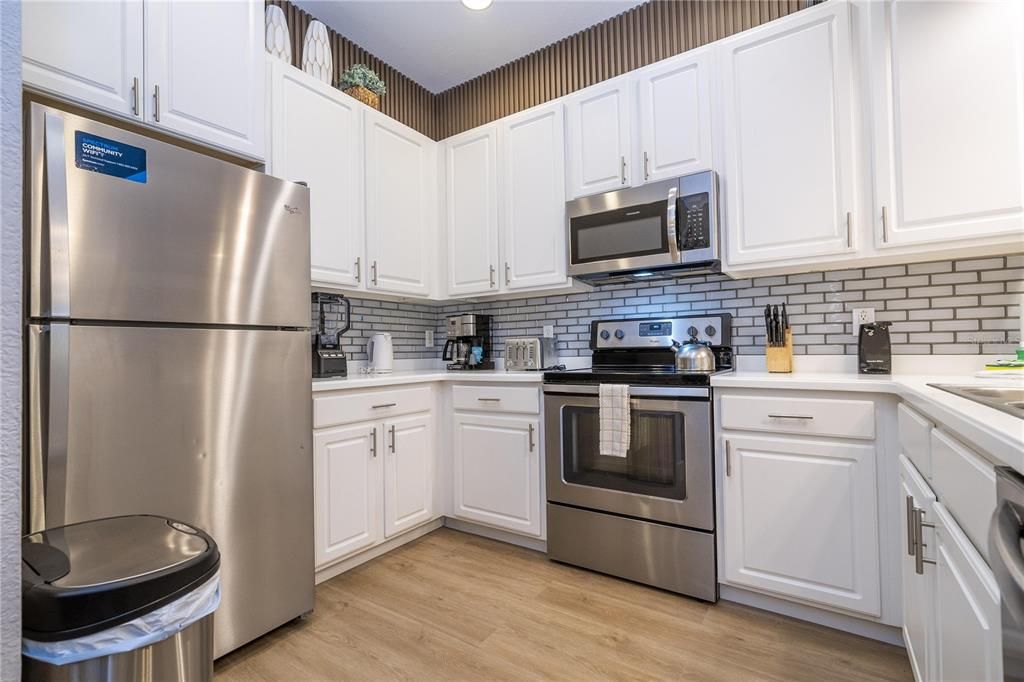 Под контрактом: $275,000 (3 спален, 2 ванн, 1227 Квадратных фут)