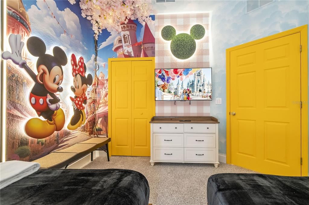 Под контрактом: $275,000 (3 спален, 2 ванн, 1227 Квадратных фут)