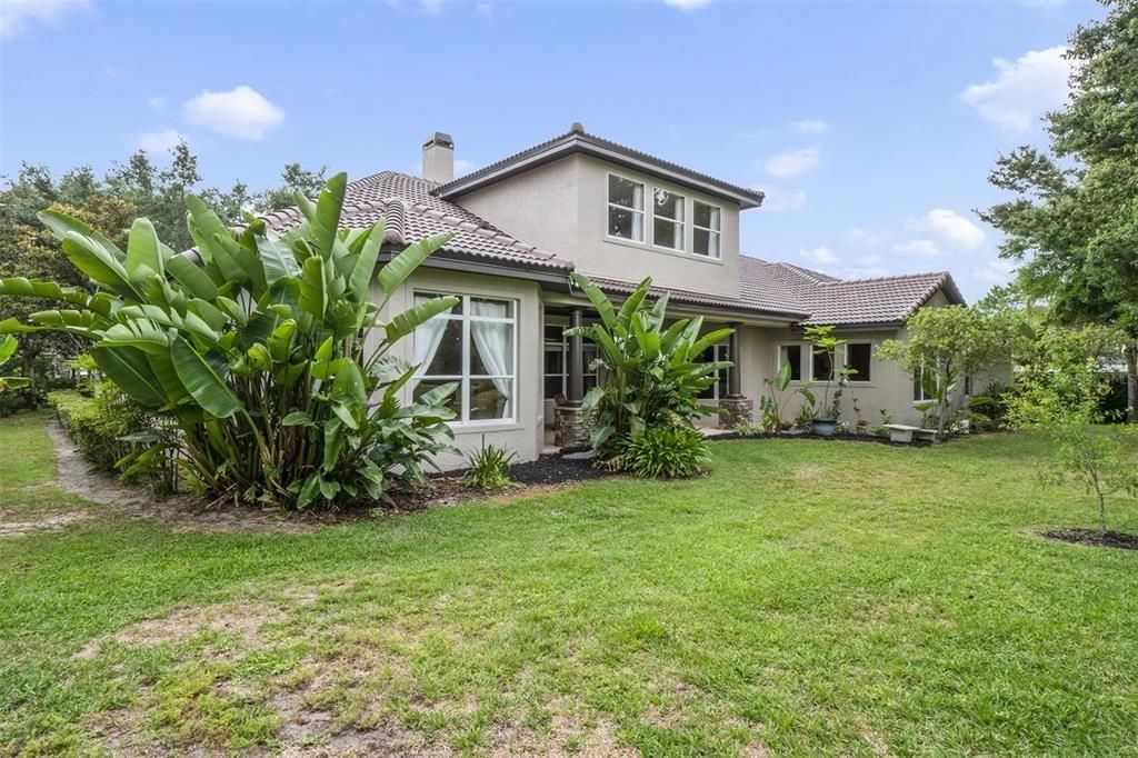 For Sale: $999,999 (5 beds, 4 baths, 4343 Square Feet)