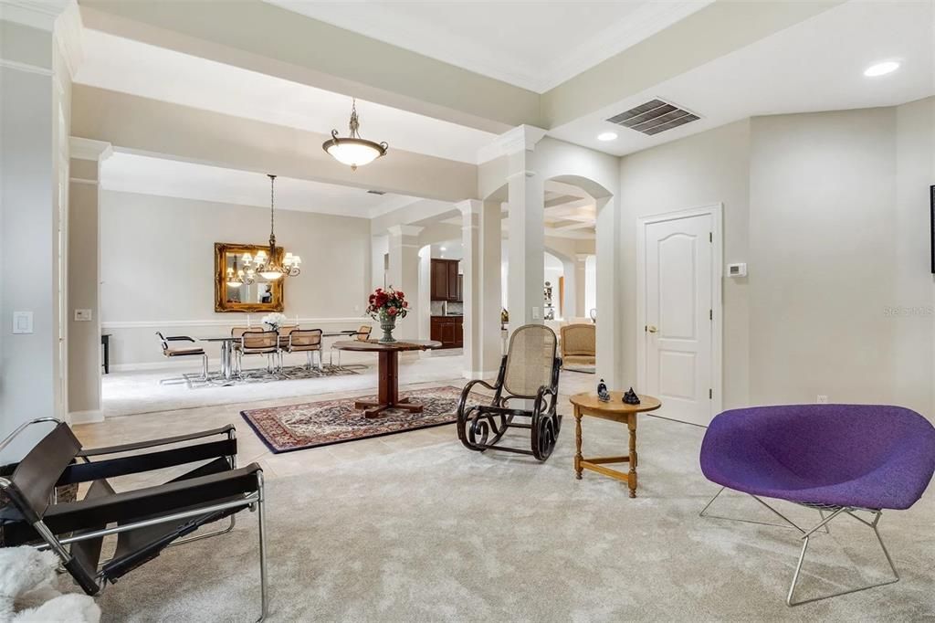 For Sale: $999,999 (5 beds, 4 baths, 4343 Square Feet)