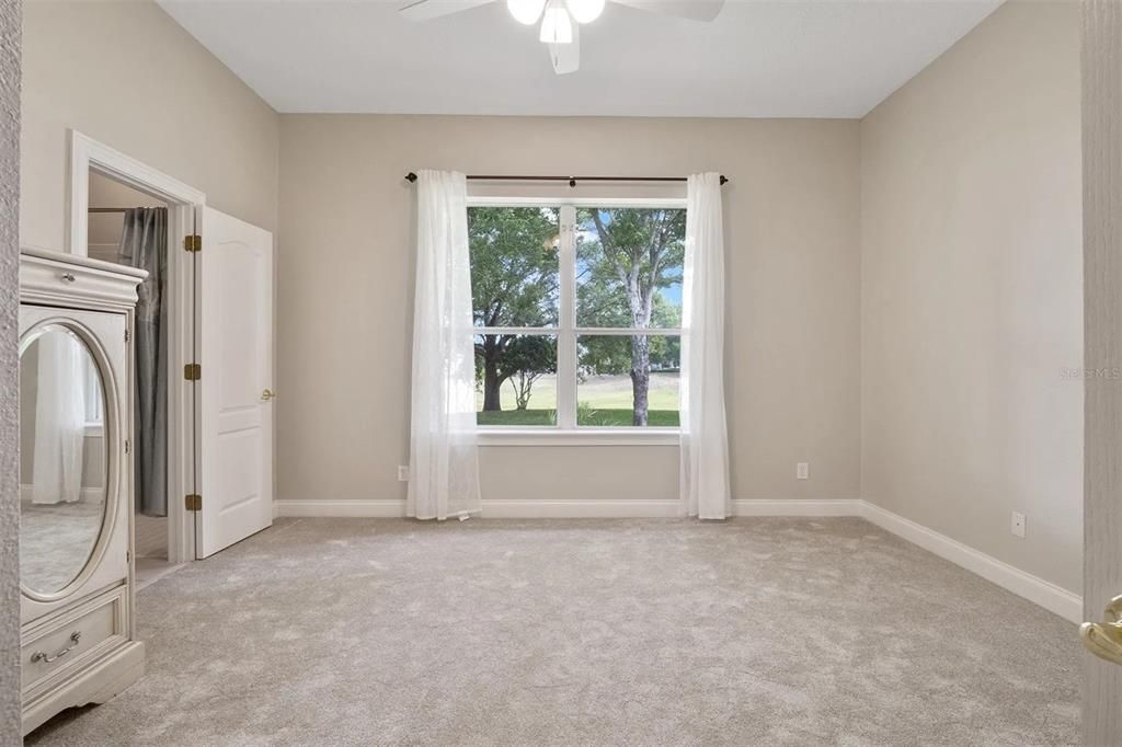 For Sale: $999,999 (5 beds, 4 baths, 4343 Square Feet)