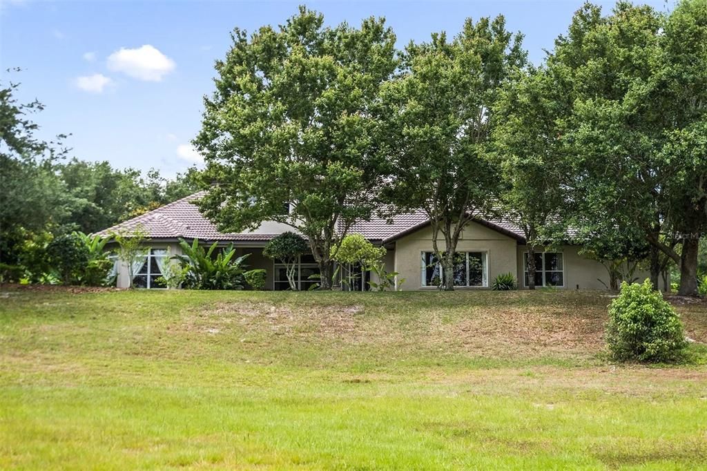 For Sale: $999,999 (5 beds, 4 baths, 4343 Square Feet)