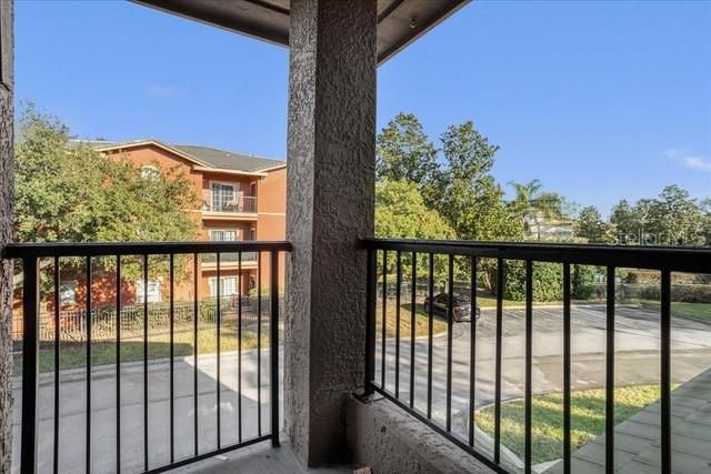 На продажу: $230,000 (2 спален, 2 ванн, 1182 Квадратных фут)