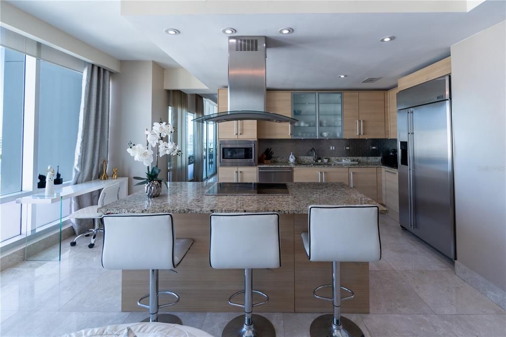 En Renta: $14,000 (3 camas, 3 baños, 3005 Pies cuadrados)