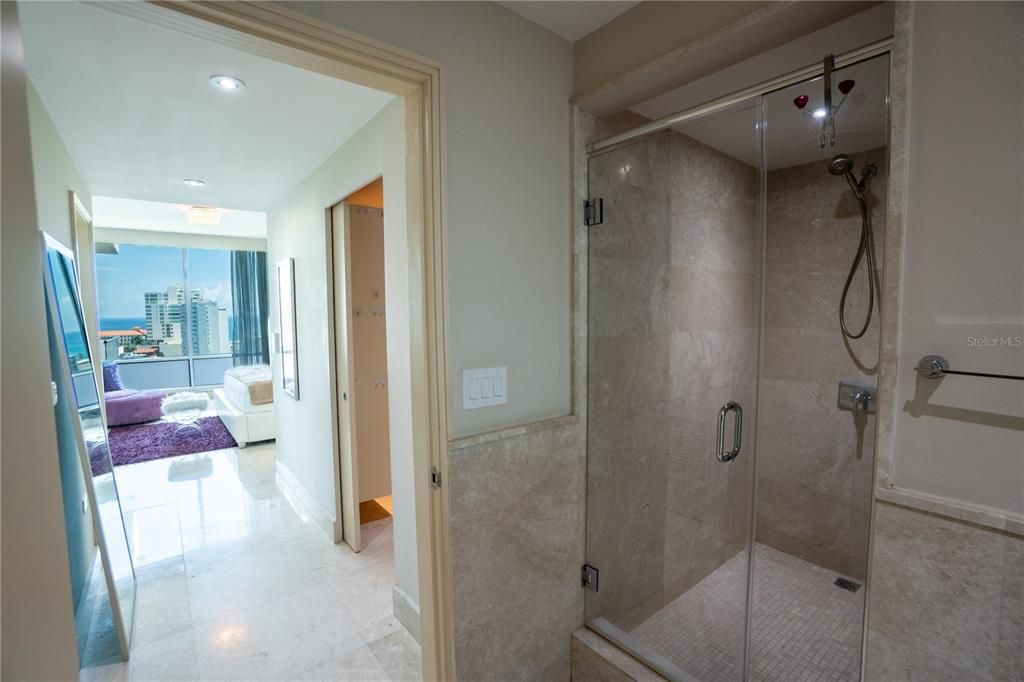 En Renta: $14,000 (3 camas, 3 baños, 3005 Pies cuadrados)