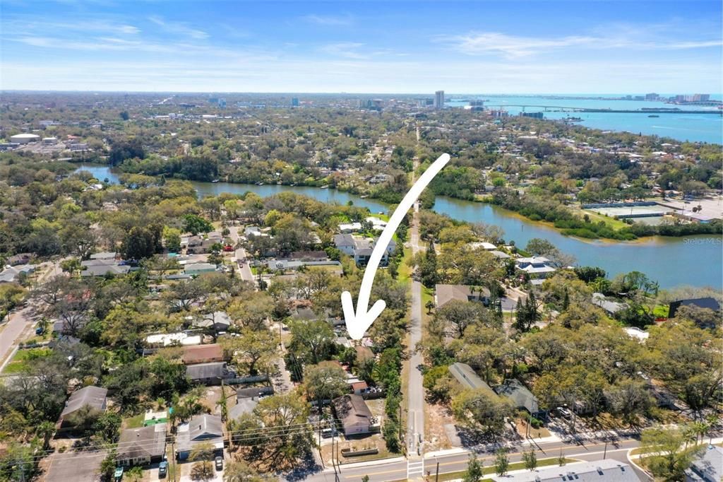 合同活跃: $425,000 (1 贝兹, 1 浴室, 1010 平方英尺)