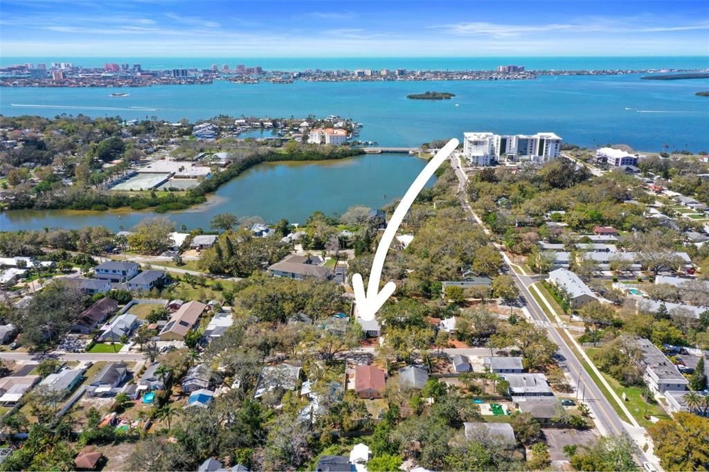 合同活跃: $425,000 (1 贝兹, 1 浴室, 1010 平方英尺)