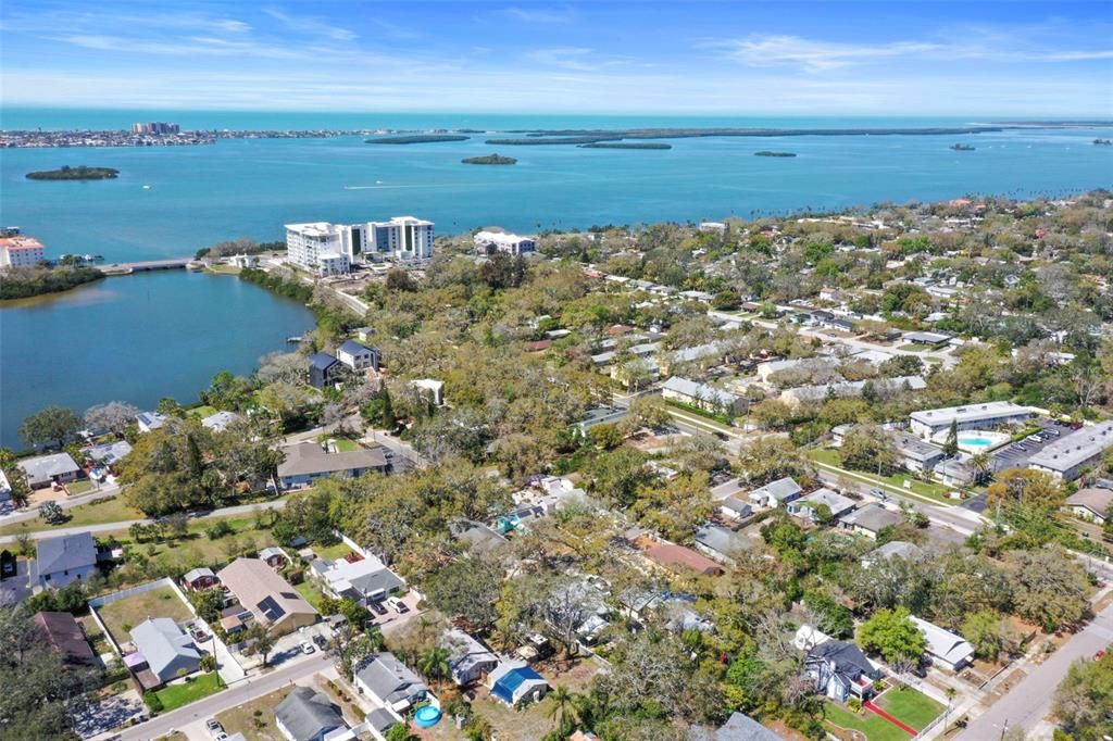 合同活跃: $425,000 (1 贝兹, 1 浴室, 1010 平方英尺)