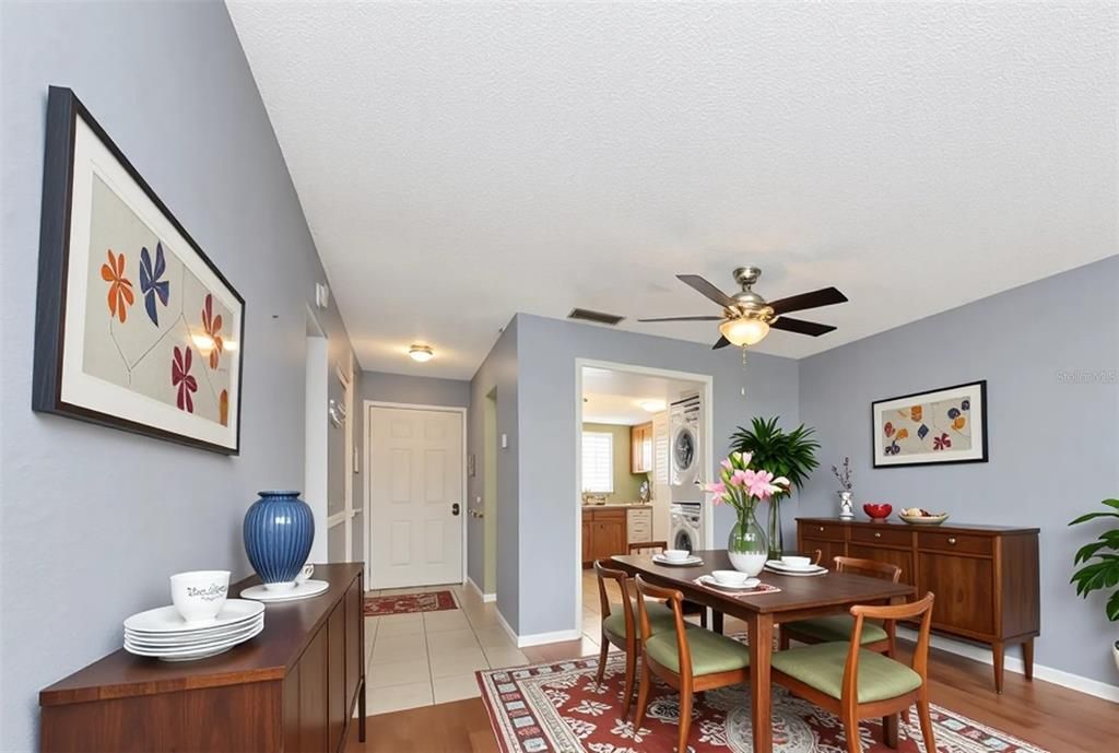 Active With Contract: $139,000 (2 beds, 2 baths, 947 Square Feet)