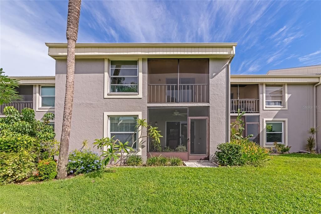 Active With Contract: $139,000 (2 beds, 2 baths, 947 Square Feet)