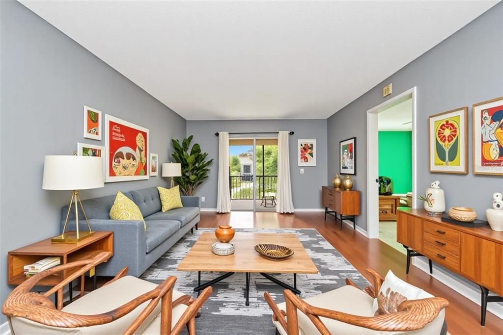 Active With Contract: $139,000 (2 beds, 2 baths, 947 Square Feet)