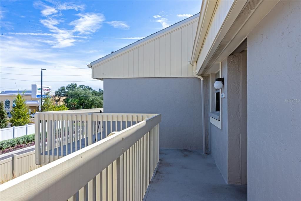 Active With Contract: $139,000 (2 beds, 2 baths, 947 Square Feet)