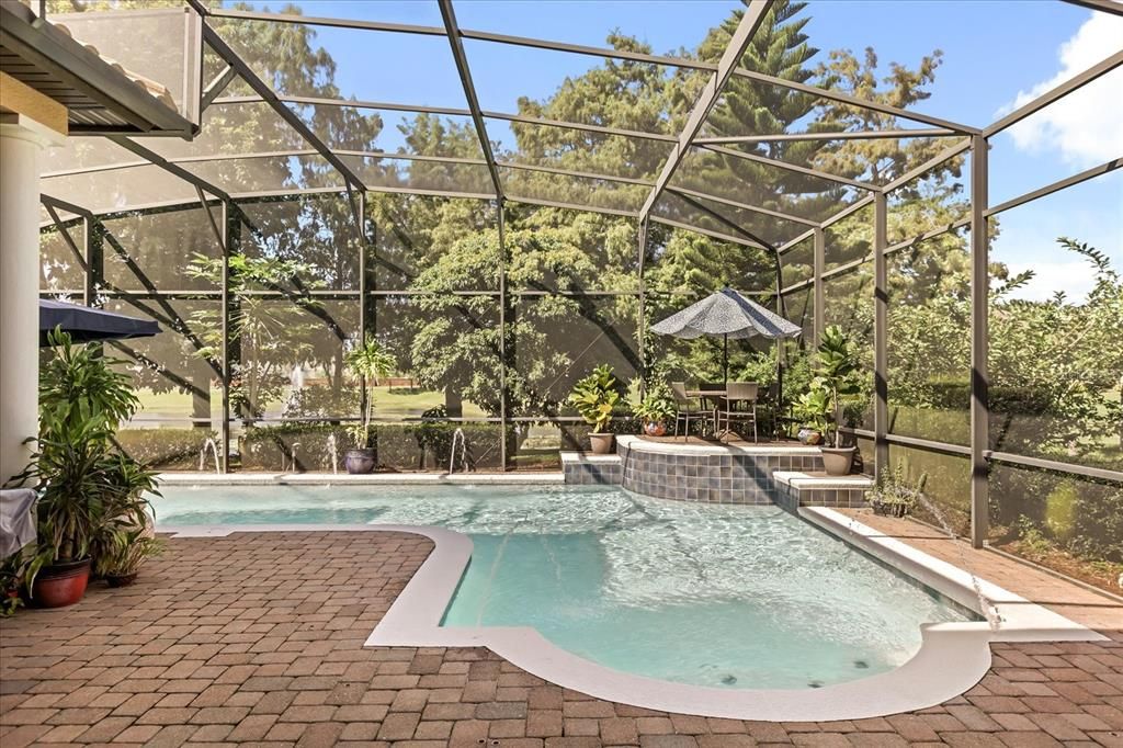 Activo con contrato: $1,225,000 (5 camas, 4 baños, 4175 Pies cuadrados)