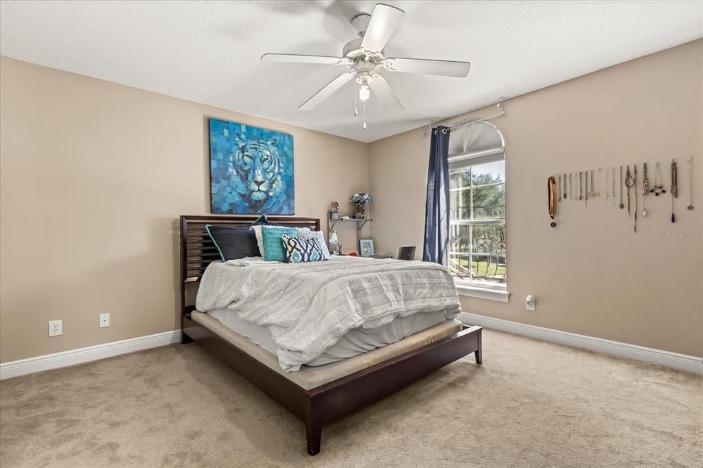 Activo con contrato: $1,225,000 (5 camas, 4 baños, 4175 Pies cuadrados)