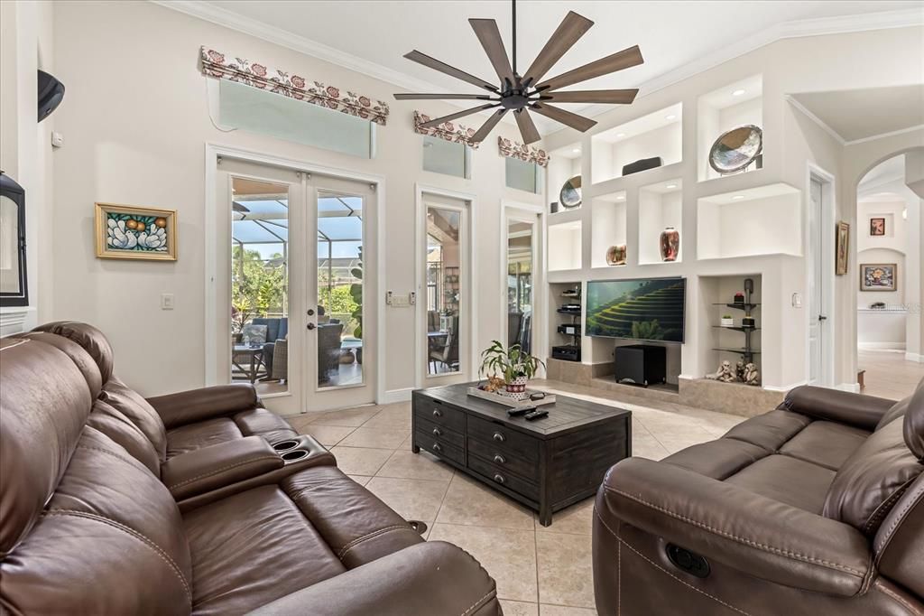 Activo con contrato: $1,225,000 (5 camas, 4 baños, 4175 Pies cuadrados)