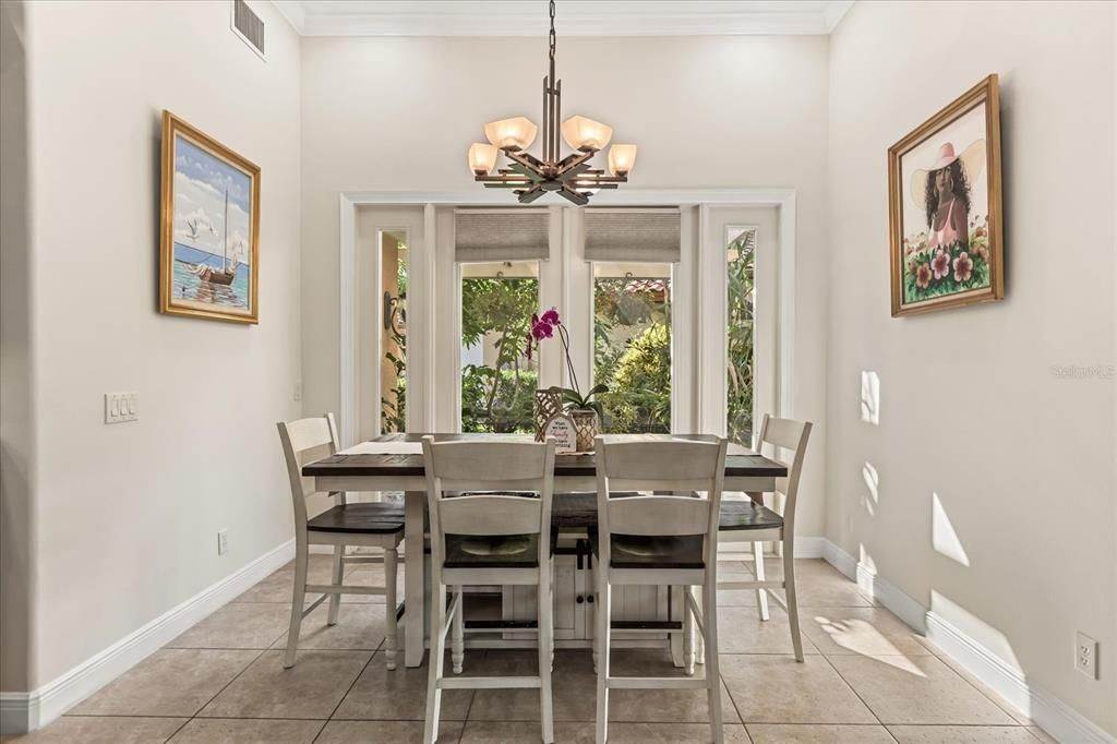 Activo con contrato: $1,225,000 (5 camas, 4 baños, 4175 Pies cuadrados)