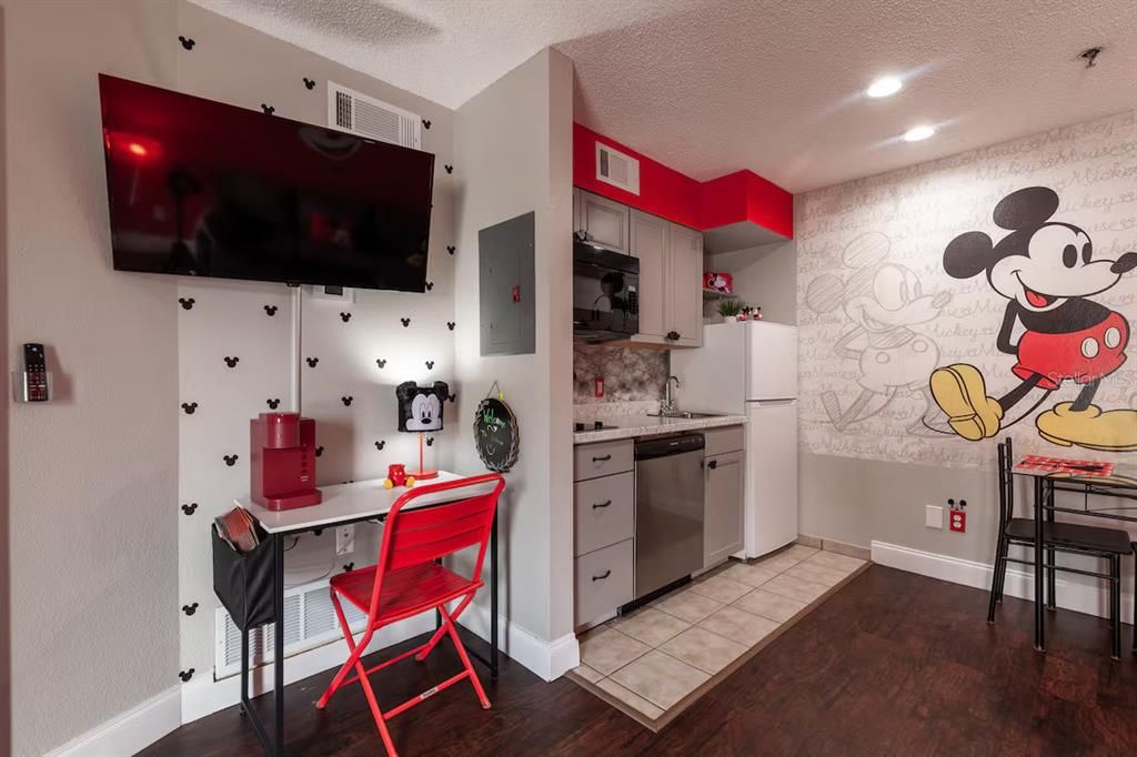 待售: $134,900 (1 贝兹, 1 浴室, 524 平方英尺)