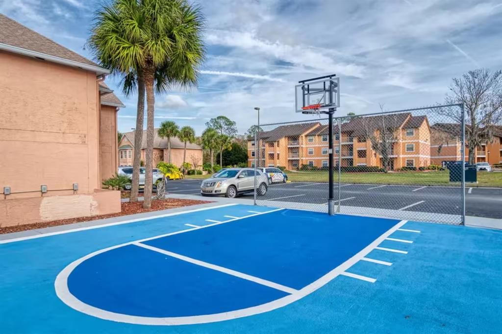 待售: $134,900 (1 贝兹, 1 浴室, 524 平方英尺)