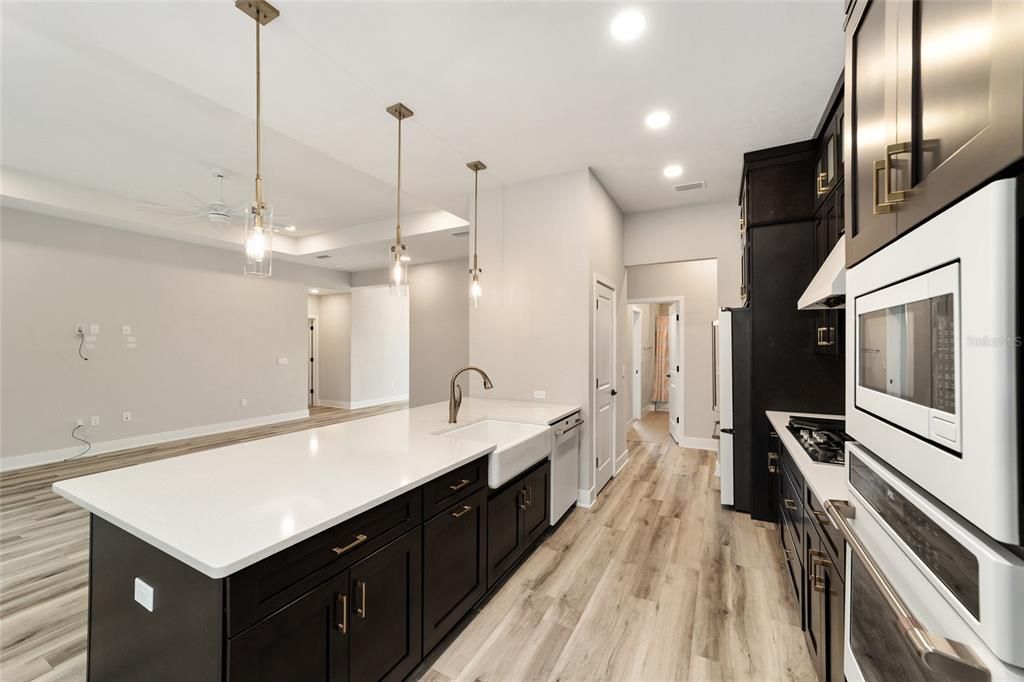 Active With Contract: $685,000 (5 beds, 4 baths, 2814 Square Feet)