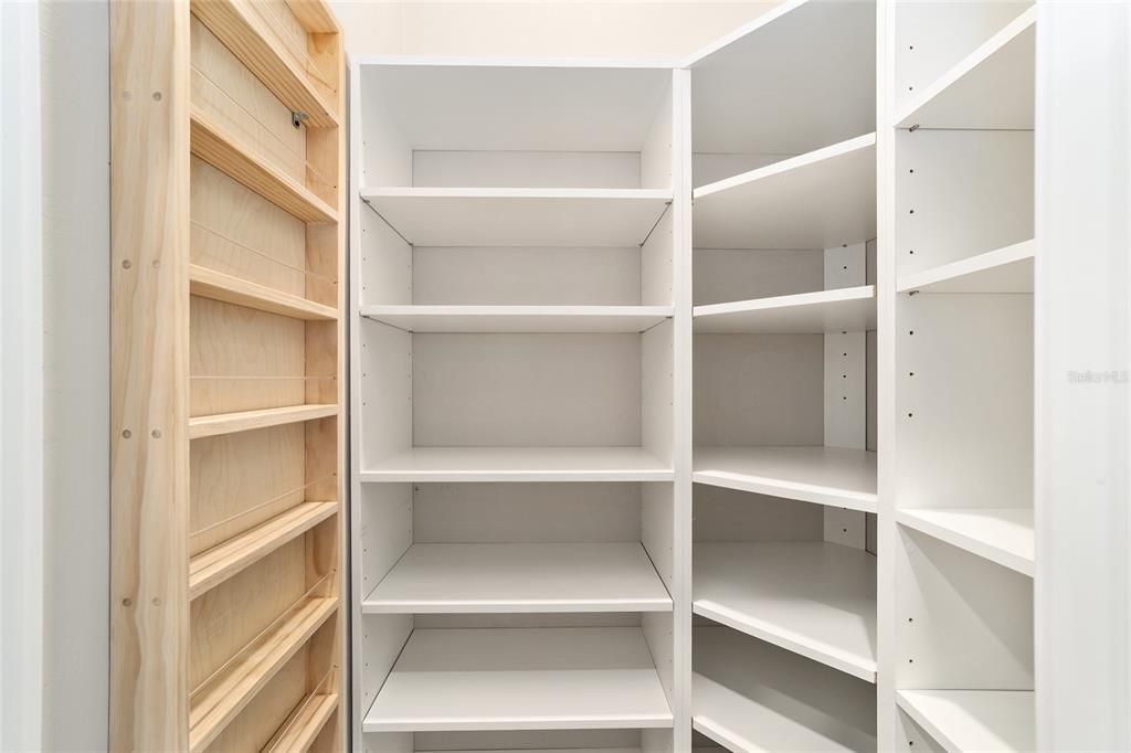 Active With Contract: $685,000 (5 beds, 4 baths, 2814 Square Feet)