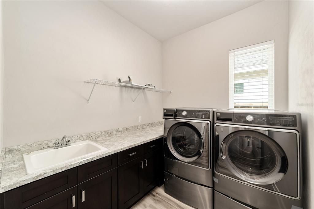 Active With Contract: $685,000 (5 beds, 4 baths, 2814 Square Feet)