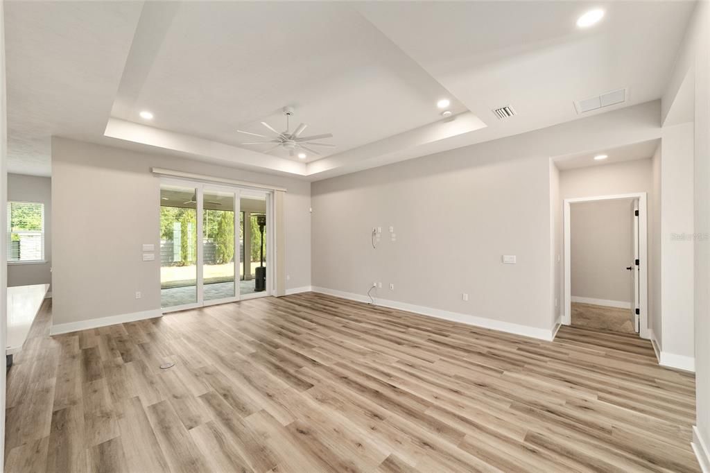 Active With Contract: $685,000 (5 beds, 4 baths, 2814 Square Feet)