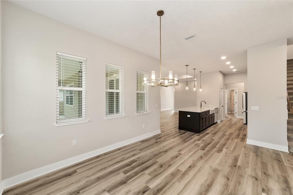 Active With Contract: $685,000 (5 beds, 4 baths, 2814 Square Feet)